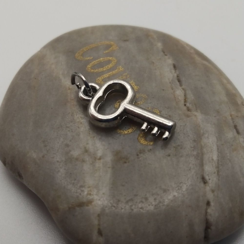 Key charm‎